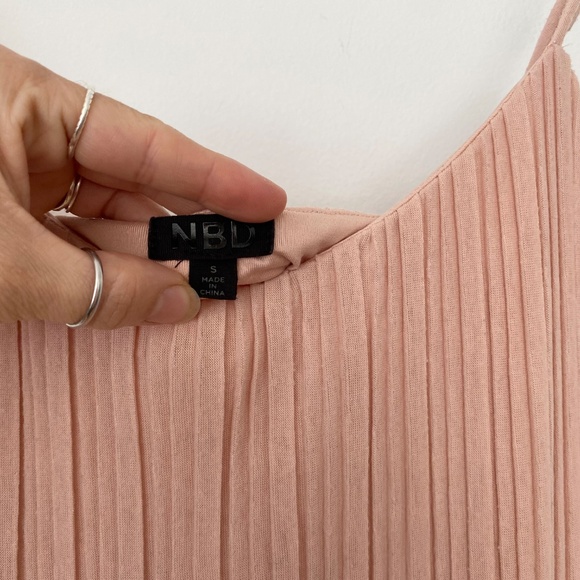 NBD pleated midi dress - Picture 6 of 6
